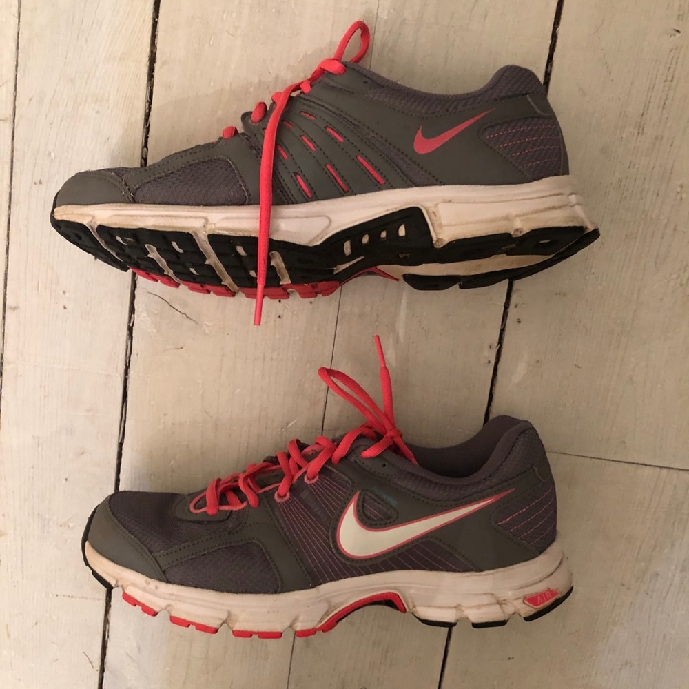Pink women’s Nike sneakers size 11